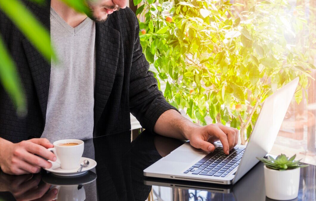 5 Tips for Achieving Financial Freedom While Embracing Eco-Friendly Living